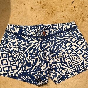 Lilly Pulitzer Blue and White Patterned Women Shorts